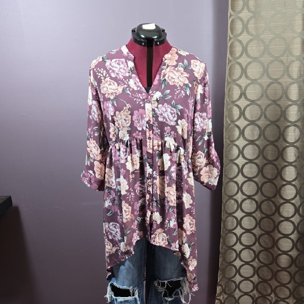 Torrid Floral Tunic sheer Top - Mauve and Cream